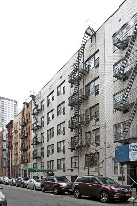 418 E 77th St in New York, NY - Foto de edificio