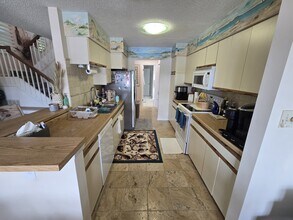 2717 Seashore Cove in Virginia Beach, VA - Building Photo - Building Photo