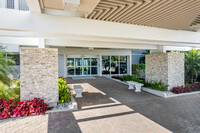 Naples Continental in Naples, FL - Building Photo - Building Photo