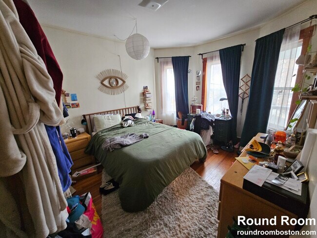 346 Faneuil St, Unit 2 in Boston, MA - Building Photo - Building Photo