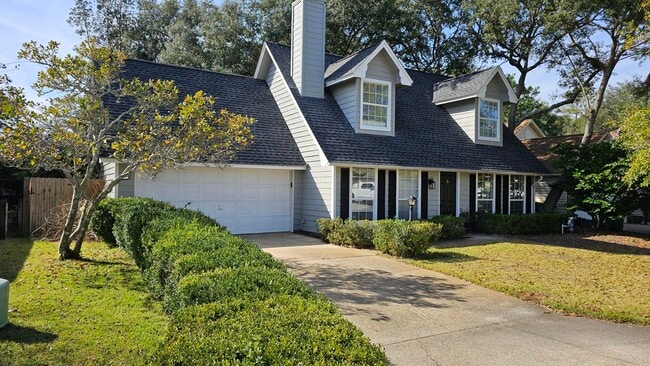 406 Parkwood Pl in Niceville, FL - Building Photo - Building Photo