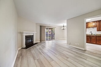 890 Sheldon Ct in Wheaton, IL - Building Photo - Building Photo
