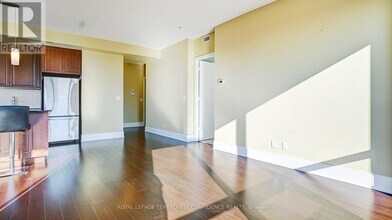 70 Roehampton Ave in Toronto, ON - Building Photo - Building Photo