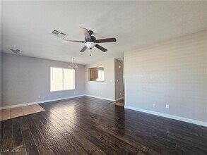40 Belle La Blanc Ave in Las Vegas, NV - Building Photo - Building Photo