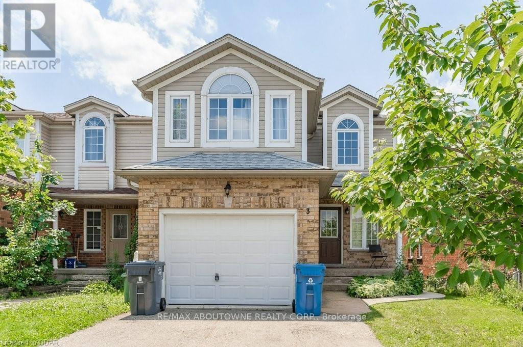 3 Drohan Dr in Guelph, ON - Building Photo