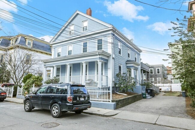 373 Washington St in Cambridge, MA - Building Photo - Building Photo
