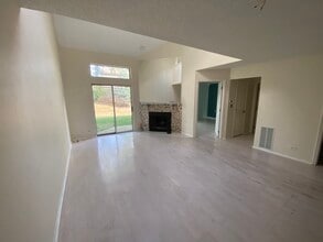 1283 Ranchview Ct in Buffalo Grove, IL - Building Photo - Building Photo