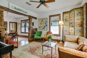 1002 Shelley Ave in Austin, TX - Building Photo - Building Photo