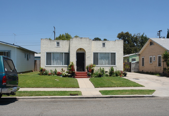 3659 Bancroft St in San Diego, CA - Foto de edificio - Building Photo