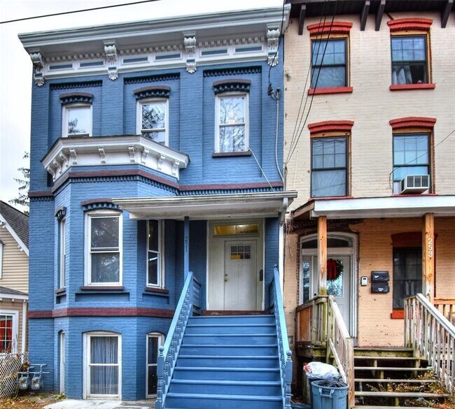 251 Powell Ave in Newburgh, NY - Building Photo - Building Photo