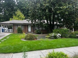564 Wimbledon Rd NE in Atlanta, GA - Building Photo