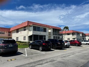 21 Saxony A in Delray Beach, FL - Foto de edificio - Building Photo