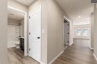 4859 Amber Xing Dr in Columbus, OH - Building Photo - Building Photo