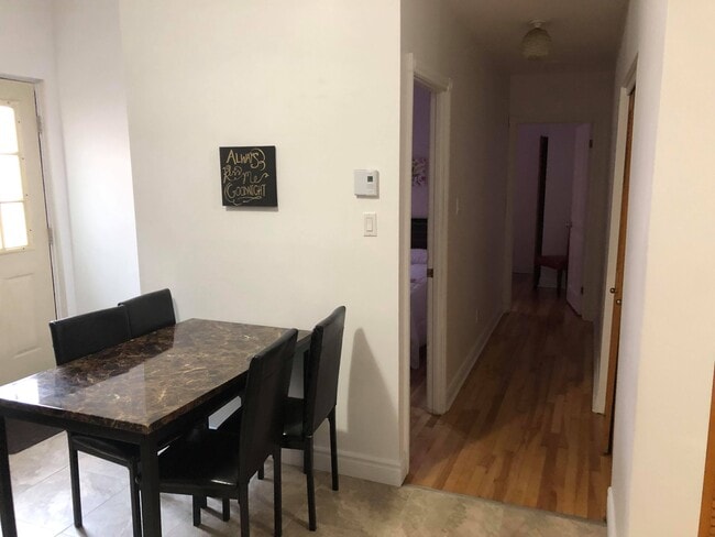 3955 De Bullion Rue in Montréal, QC - Building Photo - Building Photo