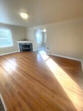 4737 SE 28th Ave in Portland, OR - Building Photo - Building Photo