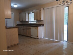 2407 Treasure Hills Ct, Unit Treasure Hill Duplex in Harlingen, TX - Building Photo - Building Photo