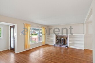 1170 Glenview Dr in San Bruno, CA - Foto de edificio - Building Photo