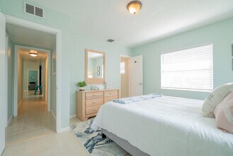 1424 Willow Rd in West Palm Beach, FL - Building Photo - Building Photo