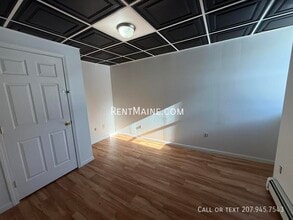 35 Main St, Unit 44 in Bangor, ME - Foto de edificio - Building Photo
