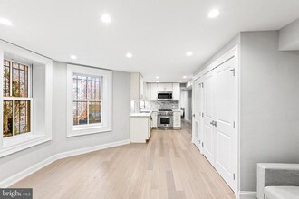1330 Vermont Ave NW in Washington, DC - Building Photo - Building Photo