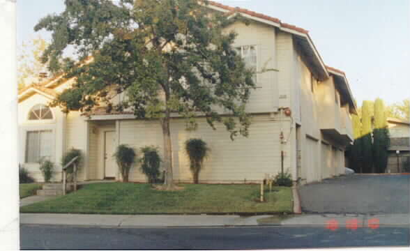 3638 Hallelujah Ct in Carmichael, CA - Foto de edificio