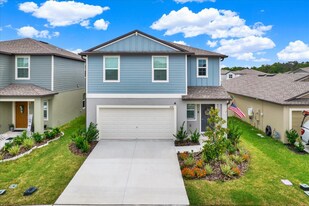 1726 Lanier Rd in Zephyrhills, FL - Building Photo