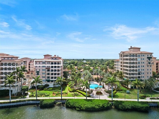13643 Deering Bay Dr, Unit 165 in Coral Gables, FL - Building Photo - Building Photo