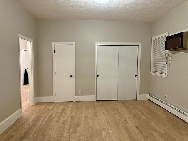 479 Sumner St, Unit 1 in Boston, MA - Building Photo - Building Photo