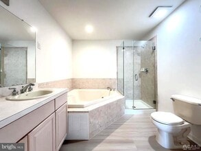 100 Forest Dr in Piscataway, NJ - Building Photo - Building Photo