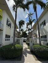 1110 Venetian Way in Miami Beach, FL - Building Photo