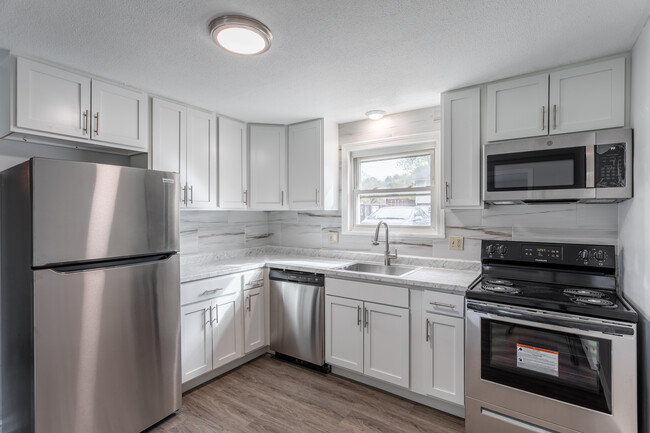 Brookview Townhomes in Westfield, MA - Building Photo - Interior Photo