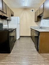 226 Cherry St in Levelland, TX - Foto de edificio - Building Photo