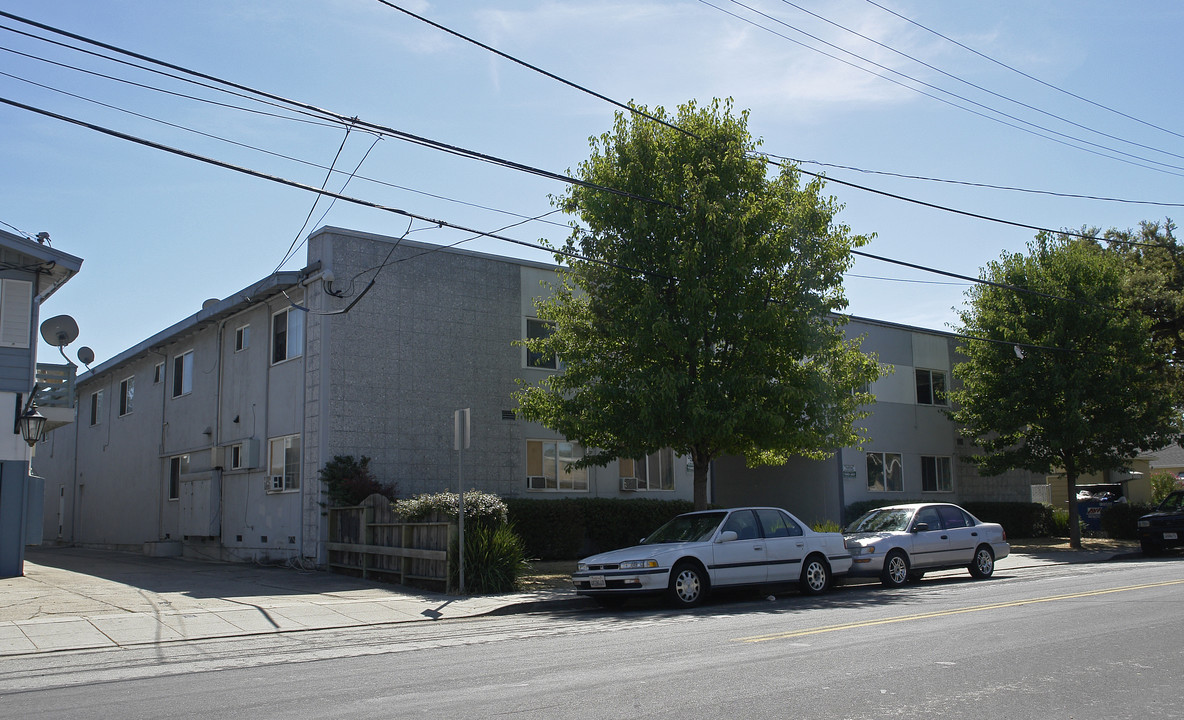 131 Oak Ave in Redwood City, CA - Building Photo