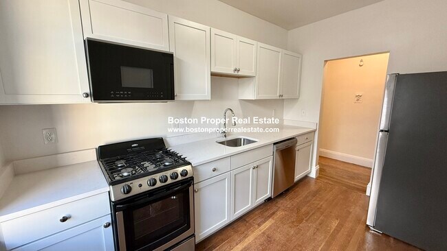 11 Melvin Ave, Unit 10 in Boston, MA - Building Photo - Building Photo