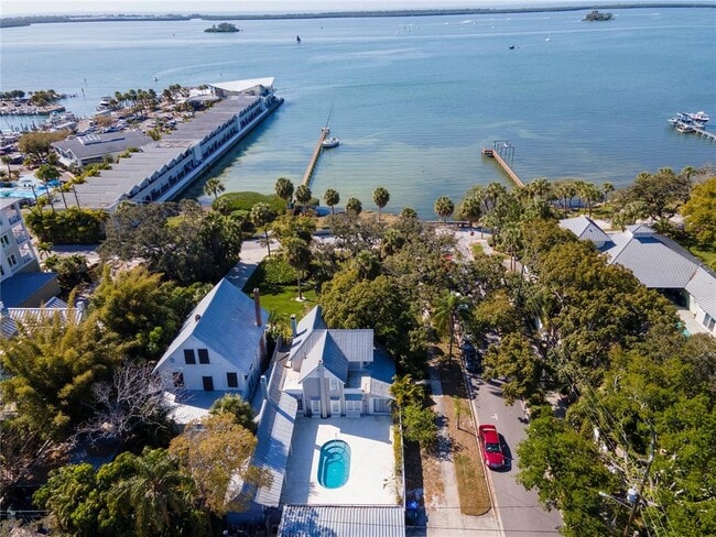 835 Victoria Dr in Dunedin, FL - Building Photo - Building Photo