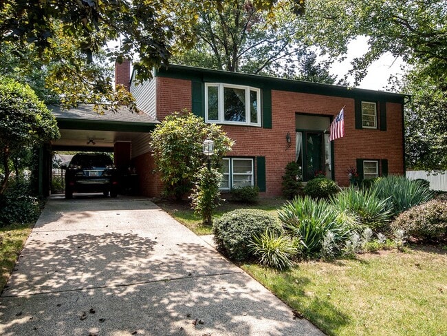 13711 Pennsboro Dr, Unit Walkout Basement