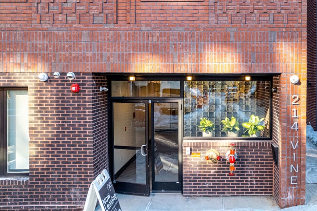 214 Vine in Philadelphia, PA - Foto de edificio - Building Photo