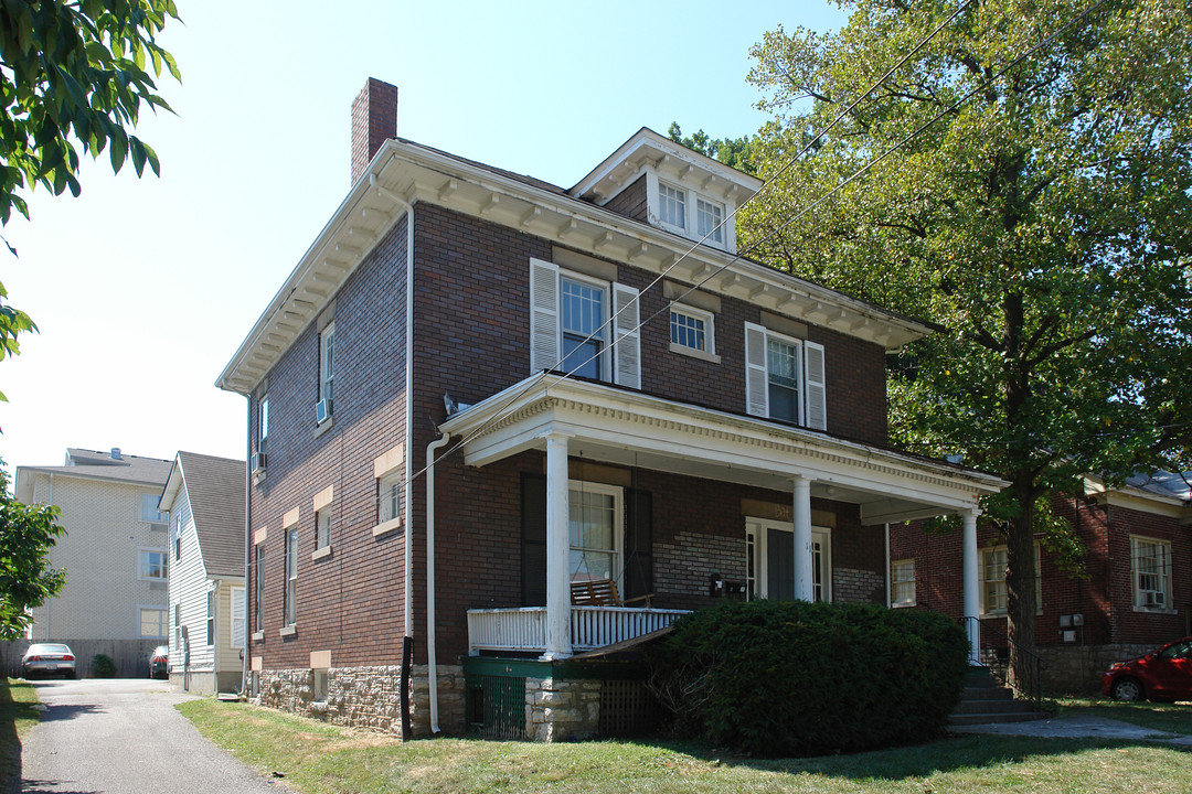 114 University Ave in Lexington, KY - Building Photo