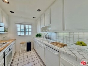 1123 Flores St in West Hollywood, CA - Building Photo - Building Photo