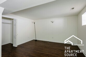 2833 W Medill Ave in Chicago, IL - Building Photo - Building Photo