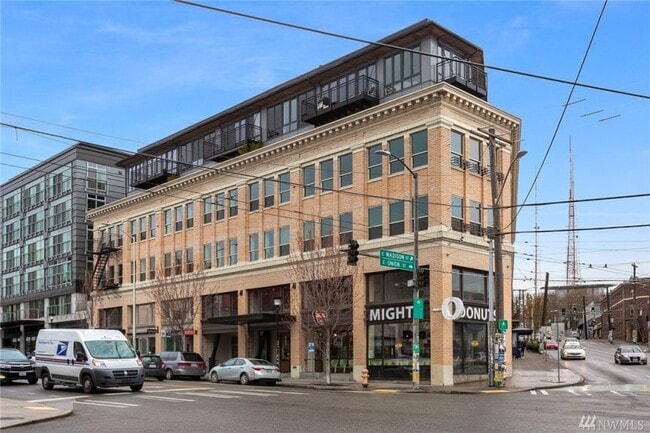 1408 12th Ave, Unit 204 in Seattle, WA - Foto de edificio - Building Photo