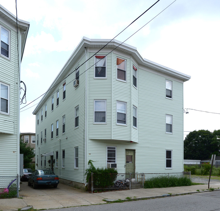 33 Marietta St in Providence, RI - Building Photo