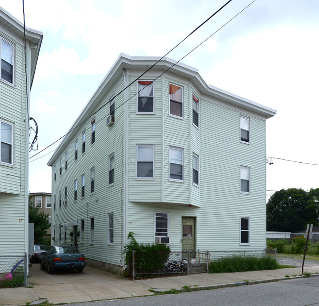 33 Marietta St