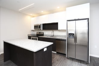 Skyline Tower in Fort Wayne, IN - Building Photo - Interior Photo