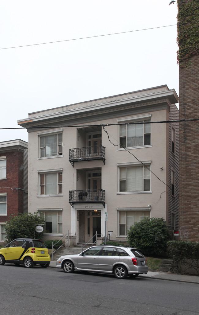 Granberg Apartments in Seattle, WA - Foto de edificio - Building Photo