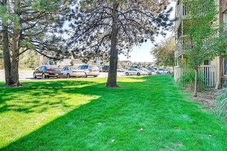 1306 S Parker Rd, Unit 164 in Denver, CO - Building Photo - Building Photo