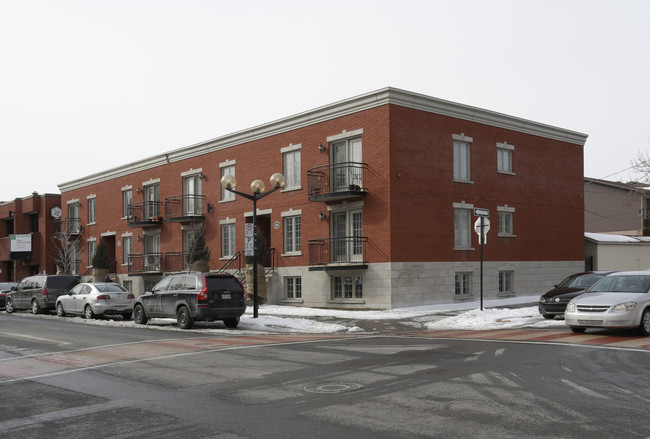 2601-2605 Allard in Montréal, QC - Building Photo - Primary Photo