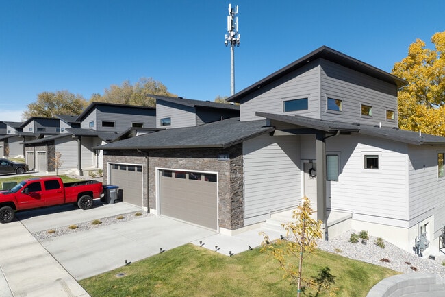 Rise Townhomes in South Jordan, UT - Foto de edificio - Building Photo