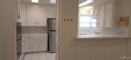 11 Jasmine Ave W in McAllen, TX - Building Photo - Building Photo