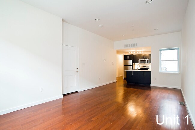 802 N 16th St, Unit A in Philadelphia, PA - Building Photo - Building Photo
